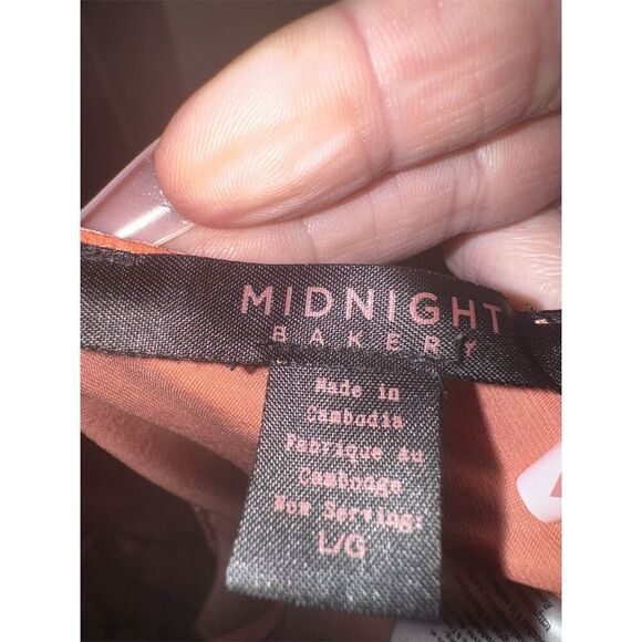 Midnight Bakery Women's Malia Solid Hammered Satin Chemise Coral L - Picture 8 of 9